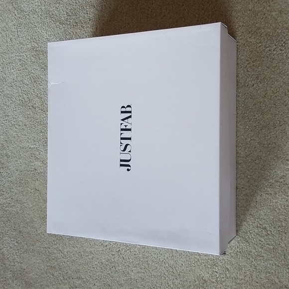 New In Box Heeled Lace Boots - Picture 7 of 9